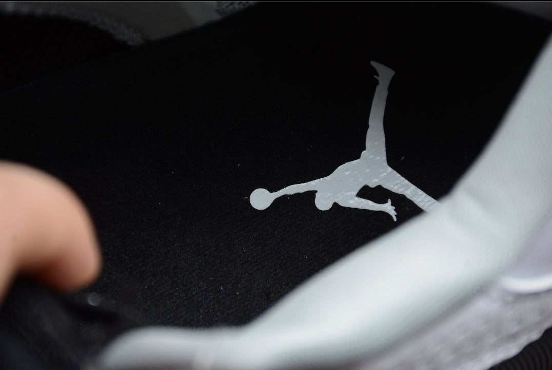 Les baskets Air Jordan 35 offrent un style emblématique et une performance exceptionnelle.

design distinctif . Pas cher. Le moins cher.