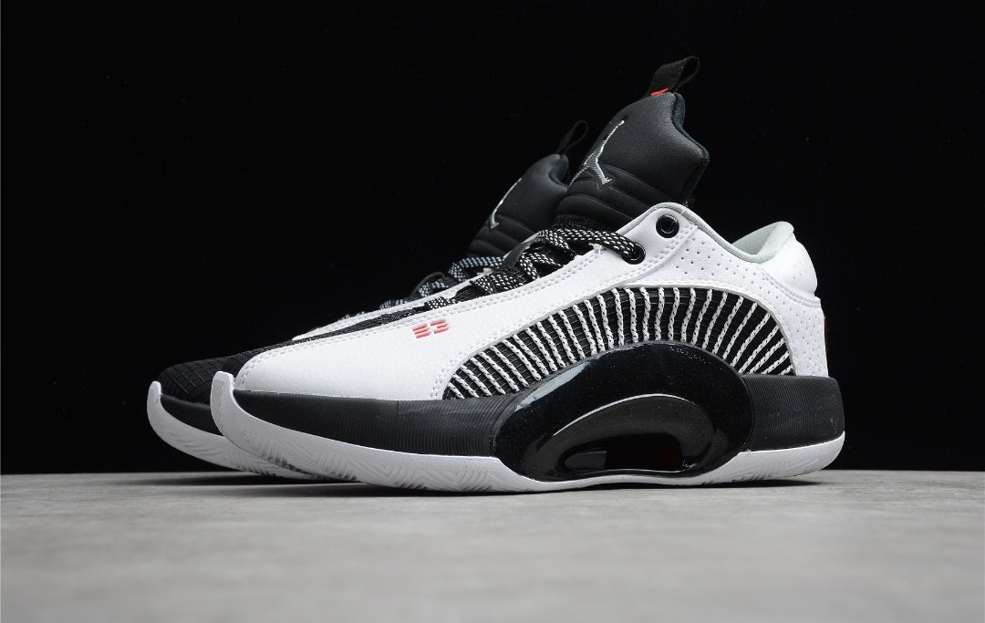 Les baskets Air Jordan 35 offrent un style emblématique et une performance exceptionnelle.

design distinctif . Pas cher. Le moins cher.