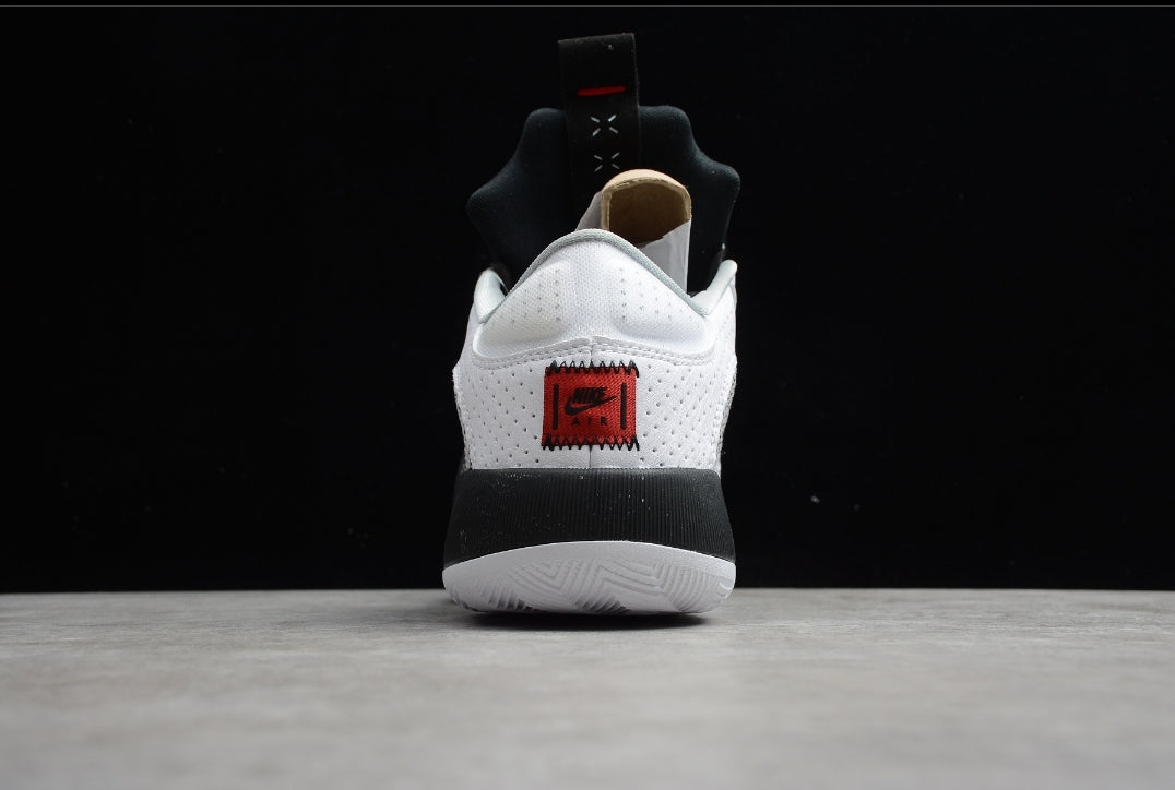 Les baskets Air Jordan 35 offrent un style emblématique et une performance exceptionnelle.

design distinctif . Pas cher. Le moins cher.