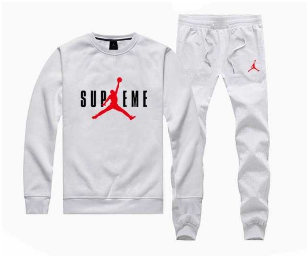 Les ensembles survêtement Jordan combinent performance et style avec brio. Leur design emblématique.pas cher. Le moins cher.
