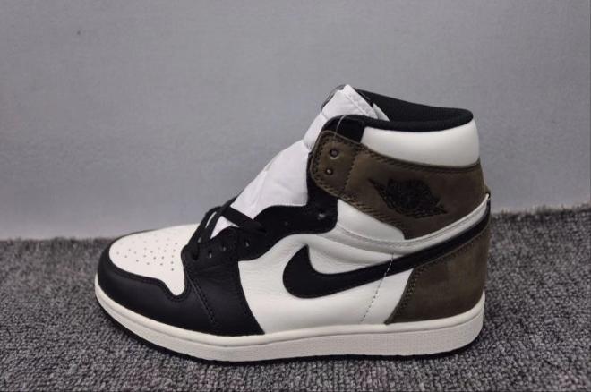 Les baskets Air Jordan 1 offrent un style iconique et une performance légendaire.

 leur design emblématique .pas cher. Le moins cher.