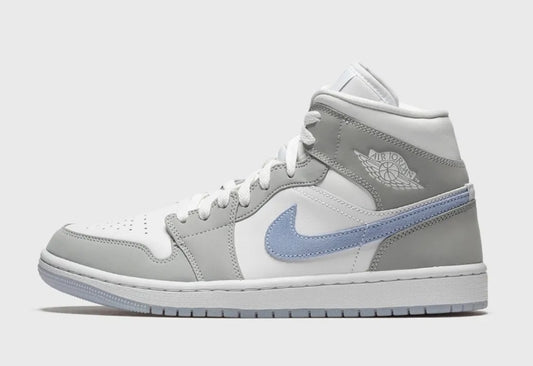 Les baskets Air Jordan 1 offrent un style iconique et une performance légendaire.

 leur design emblématique .pas cher. Le moins cher.