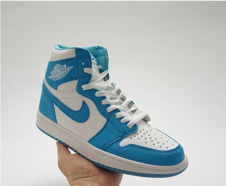 Les baskets Air Jordan 1 offrent un style iconique et une performance légendaire.

 leur design emblématique .pas cher. Le moins cher.