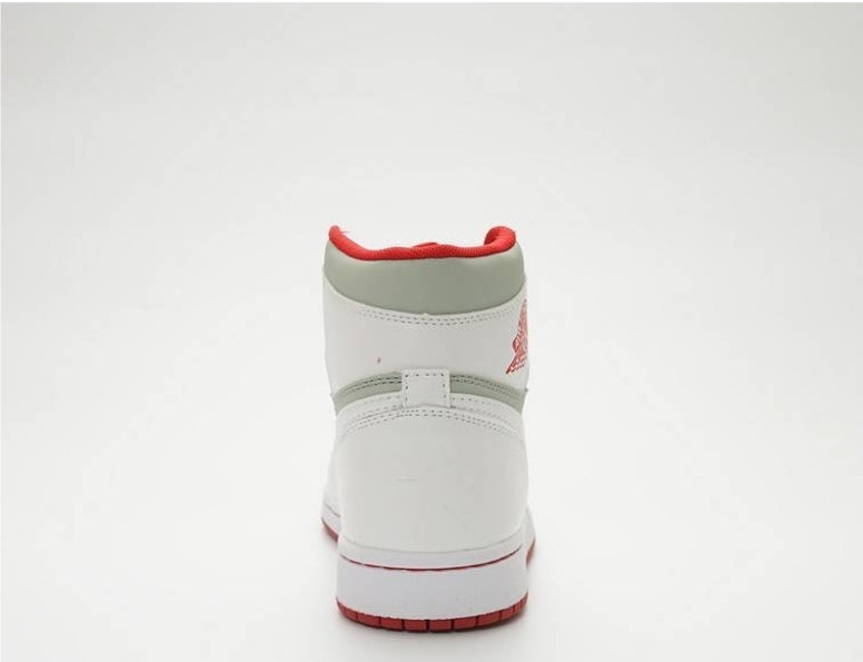 Les baskets Air Jordan 1 offrent un style iconique et une performance légendaire.

 leur design emblématique .pas cher. Le moins cher.
