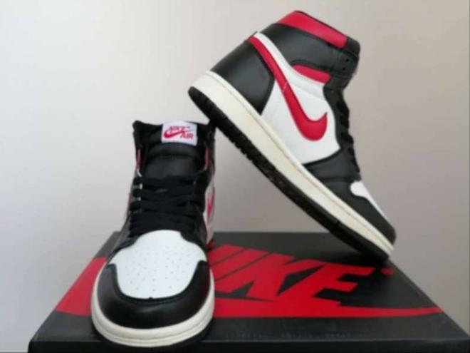 Les baskets Air Jordan 1 offrent un style iconique et une performance légendaire.

 leur design emblématique .pas cher. Le moins cher.
