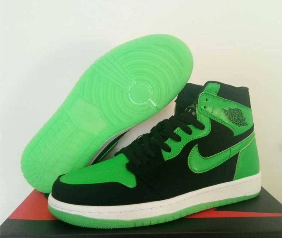 Les baskets Air Jordan 1 offrent un style iconique et une performance légendaire.

 leur design emblématique .pas cher. Le moins cher.