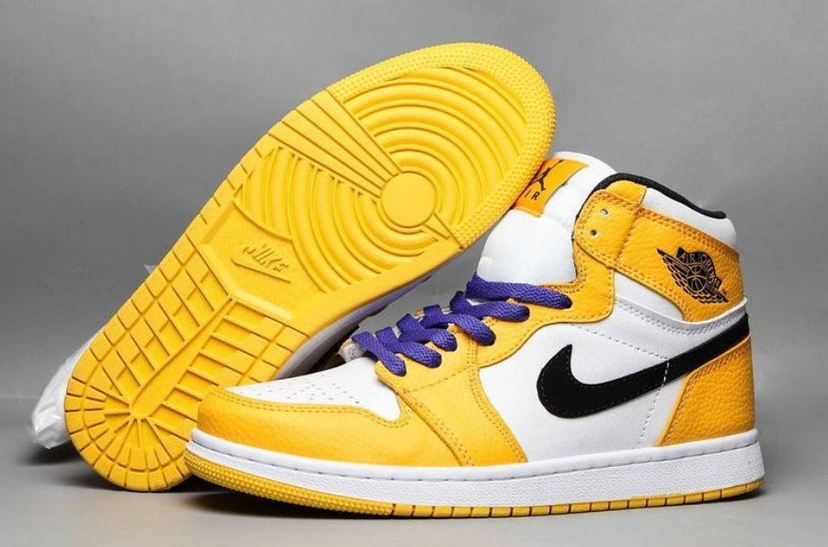 Air Jordan 1 Mid sneakers
 SE Lakers (GS)