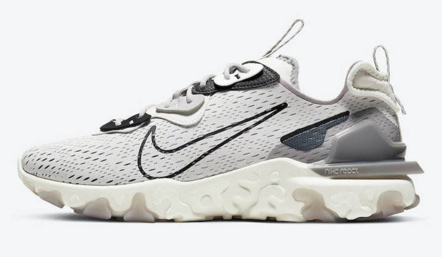 Les baskets Nike React offrent une combinaison exceptionnelle de style moderne et d'innovation technologique. Leur design élégant et les lignes 