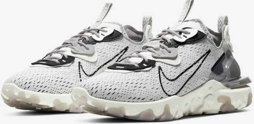 Les baskets Nike React offrent une combinaison exceptionnelle de style moderne et d'innovation technologique. Leur design élégant et les lignes 