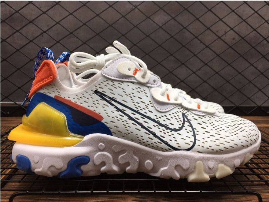 Les baskets Nike React offrent une combinaison exceptionnelle de style moderne et d'innovation technologique. Leur design élégant et les lignes 