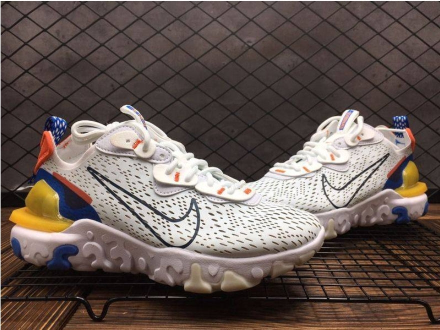 Les baskets Nike React offrent une combinaison exceptionnelle de style moderne et d'innovation technologique. Leur design élégant et les lignes 