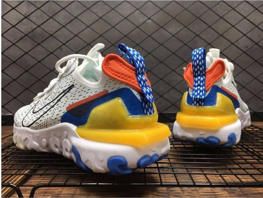 Les baskets Nike React offrent une combinaison exceptionnelle de style moderne et d'innovation technologique. Leur design élégant et les lignes 