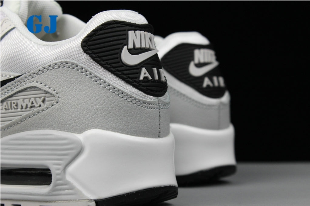 Les baskets Nike Air Max 90 sont synonymes de style emblématique et de confort absolu.  design. Pas cher.moin cher. Retro