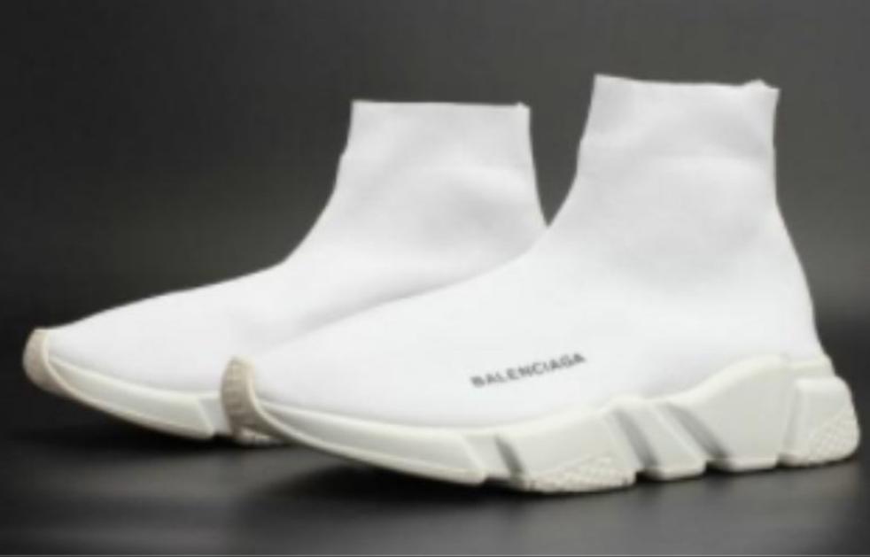 Les baskets Balenciaga Stretch-Knit Mid Sneakers se distinguent par leur style emblématique et leur performance exceptionnelle.