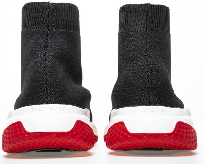 Les baskets Balenciaga Stretch-Knit Mid Sneakers se distinguent par leur style emblématique et leur performance exceptionnelle.