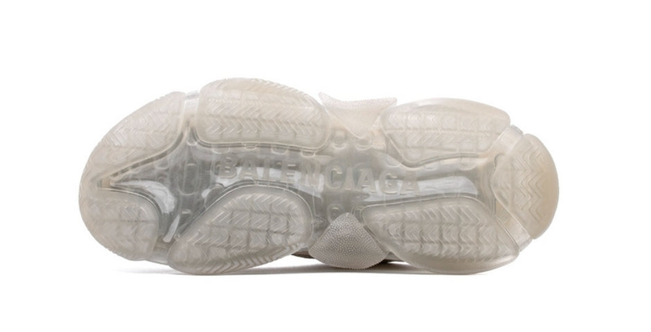 Les baskets Balenciaga Triple S incarnent un style emblématique et incontournable un luxe contemporain.
 leur design novateur. Le moins cher.