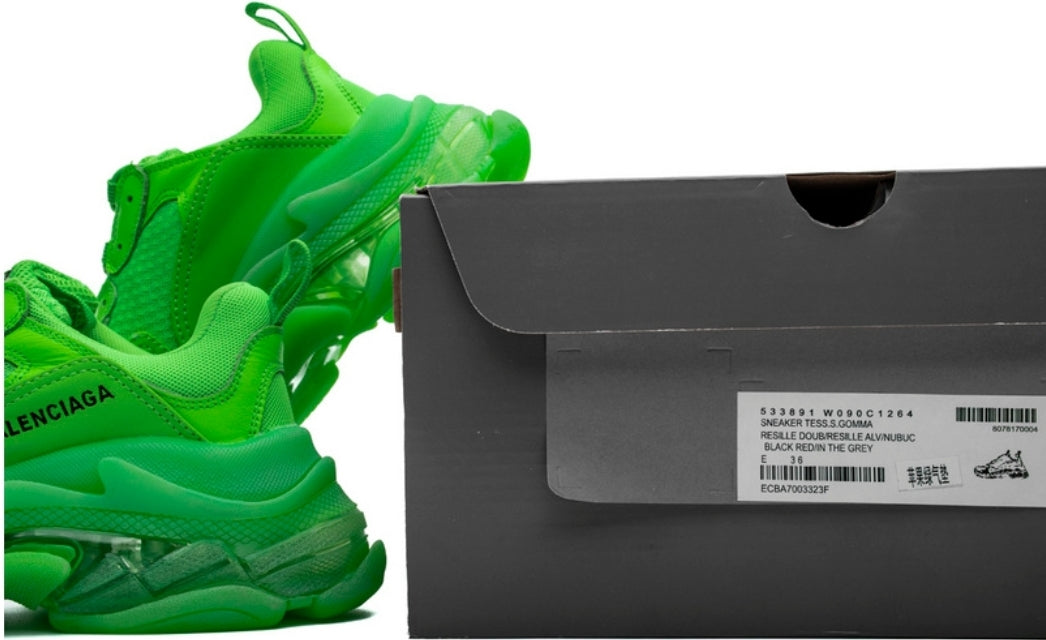 Les baskets Balenciaga Triple S incarnent un style emblématique et incontournable un luxe contemporain.
 leur design novateur. Le moins cher.