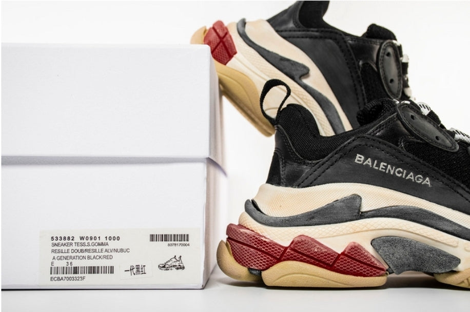 Les baskets Balenciaga Triple S incarnent un style emblématique et incontournable un luxe contemporain.
 leur design novateur. Le moins cher.