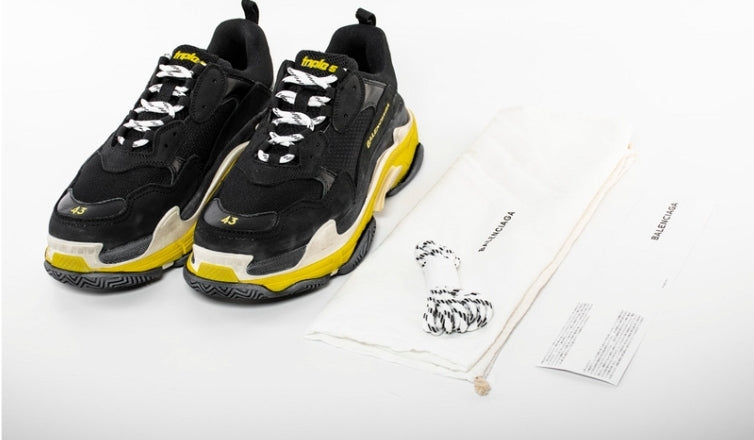 Les baskets Balenciaga Triple S incarnent un style emblématique et incontournable un luxe contemporain.
 leur design novateur. Le moins cher.