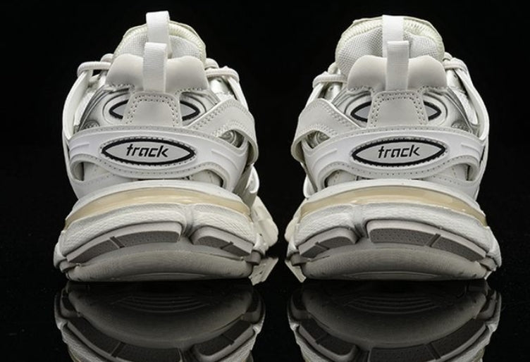 Les baskets Balenciaga Track incarnent un style emblématique et un luxe contemporain.
 leur design novateur. Pas cher. Le moins cher.