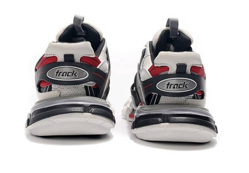 Les baskets Balenciaga Track incarnent un style emblématique et un luxe contemporain.
 leur design novateur. Pas cher. Le moins cher.