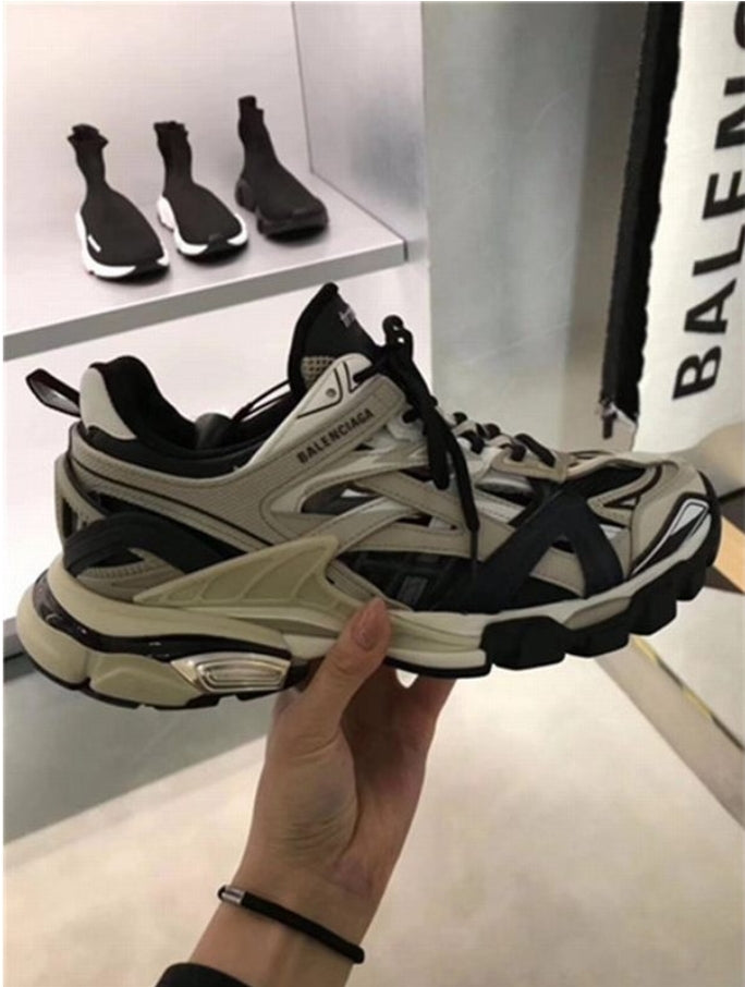 Les baskets Balenciaga incarnent un style emblématique et un luxe contemporain.
 leur design novateur. Pas cher. Le moins cher.