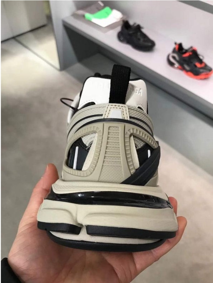 Les baskets Balenciaga incarnent un style emblématique et un luxe contemporain.
 leur design novateur. Pas cher. Le moins cher.
