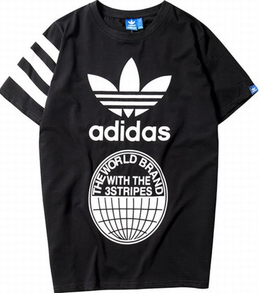 Le t-shirt Adidas incarne un style sportif moderne et une grande polyvalence.

Avec son design épuré et sa qualité irréprochable, il est parfait pour ceux qui recherchent un équilibre entre performance et mode. Fabriqué avec des matériaux de haute qualité, ce t-shirt offre confort et durabilité au quotidien.