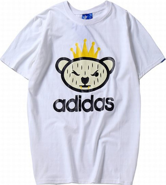 Le t-shirt Adidas incarne un style sportif moderne et une grande polyvalence.

Avec son design épuré et sa qualité irréprochable, il est parfait pour ceux qui recherchent un équilibre entre performance et mode. Fabriqué avec des matériaux de haute qualité, ce t-shirt offre confort et durabilité au quotidien.
