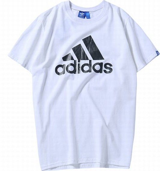 Le t-shirt Adidas incarne un style sportif moderne et une grande polyvalence.

Avec son design épuré et sa qualité irréprochable, il est parfait pour ceux qui recherchent un équilibre entre performance et mode. Fabriqué avec des matériaux de haute qualité, ce t-shirt offre confort et durabilité au quotidien.