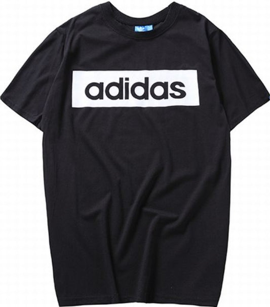 Le t-shirt Adidas incarne un style sportif moderne et une grande polyvalence.

Avec son design épuré et sa qualité irréprochable, il est parfait pour ceux qui recherchent un équilibre entre performance et mode. Fabriqué avec des matériaux de haute qualité, ce t-shirt offre confort et durabilité au quotidien.