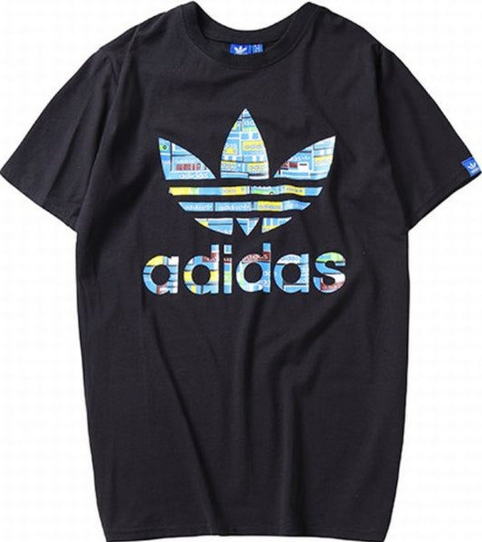 Le t-shirt Adidas incarne un style sportif moderne et une grande polyvalence.

Avec son design épuré et sa qualité irréprochable, il est parfait pour ceux qui recherchent un équilibre entre performance et mode. Fabriqué avec des matériaux de haute qualité, ce t-shirt offre confort et durabilité au quotidien.