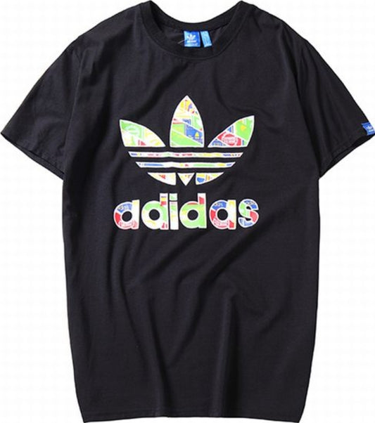 Le t-shirt Adidas incarne un style sportif moderne et une grande polyvalence.

Avec son design épuré et sa qualité irréprochable, il est parfait pour ceux qui recherchent un équilibre entre performance et mode. Fabriqué avec des matériaux de haute qualité, ce t-shirt offre confort et durabilité au quotidien.