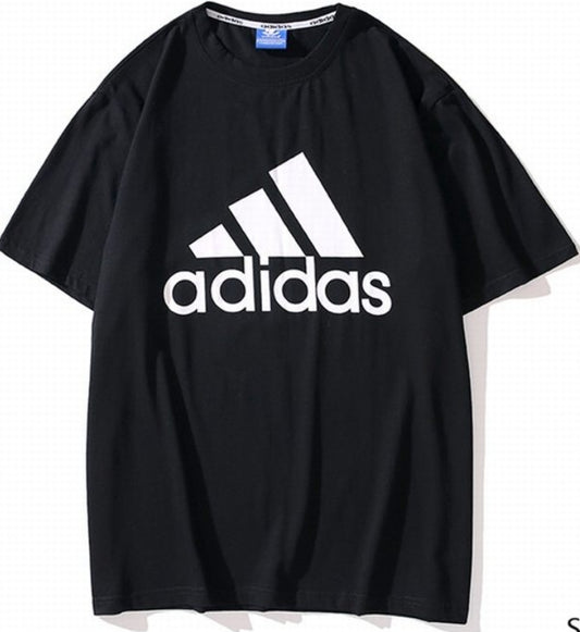 Le t-shirt Adidas incarne un style sportif moderne et une grande polyvalence. Avec son design épuré et sa qualité irréprochable, il est parfait pour ceux qui recherchent un équilibre entre performance et mode.