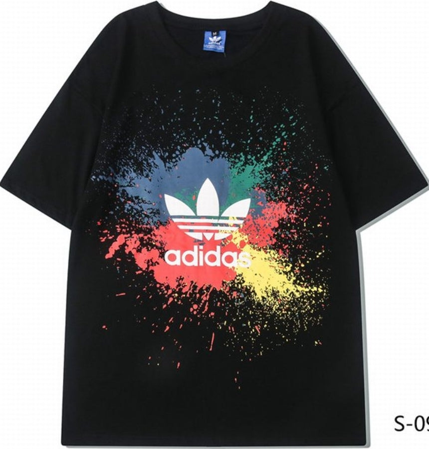 Le t-shirt Adidas incarne un style sportif moderne et une grande polyvalence. Avec son design épuré et sa qualité irréprochable, il est parfait pour ceux qui recherchent un équilibre entre performance et mode.
