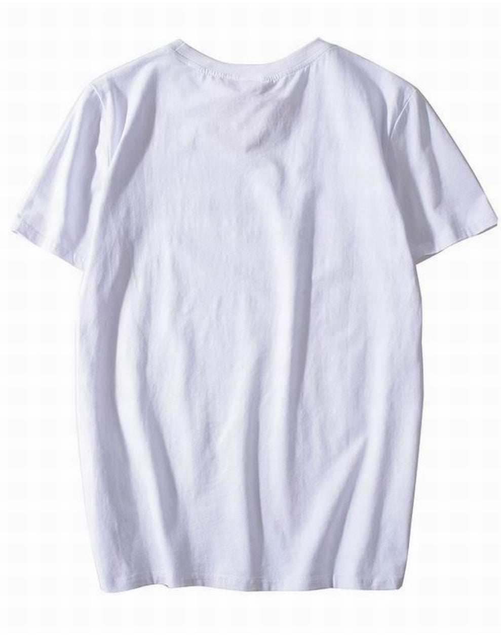 Le t-shirt Nike incarne un équilibre parfait entre performance sportive et style contemporain.