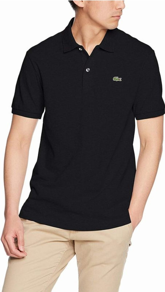 Les polos Lacoste pour homme sont le symbole parfait de l'élégance décontractée, alliant style et confort depuis des générations. Au meilleur prix.