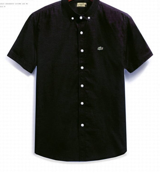 Les polos Lacoste pour homme sont le symbole parfait de l'élégance décontractée, alliant style et confort depuis des générations. Au meilleur prix.