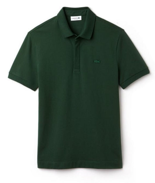 Les polos Lacoste pour homme sont le symbole parfait de l'élégance décontractée, alliant style et confort depuis des générations. Au meilleur prix.