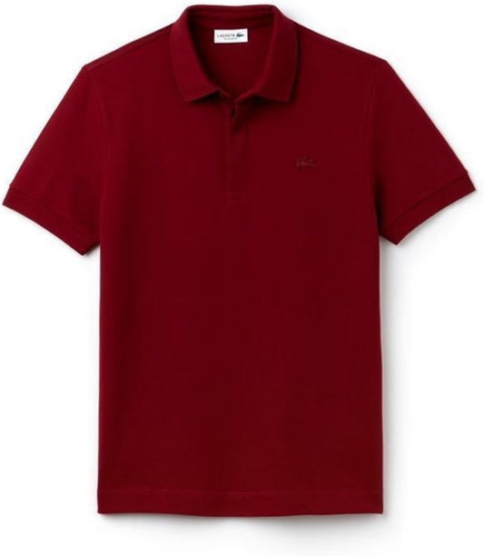 Les polos Lacoste pour homme sont le symbole parfait de l'élégance décontractée, alliant style et confort depuis des générations. Au meilleur prix.
