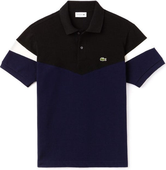 Les polos Lacoste pour homme sont le symbole parfait de l'élégance décontractée, alliant style et confort depuis des générations. Au meilleur prix.