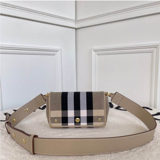 Women's Burberry bag
