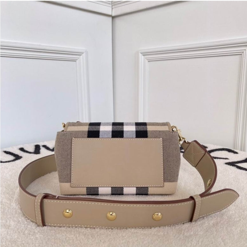 Women's Burberry bag
