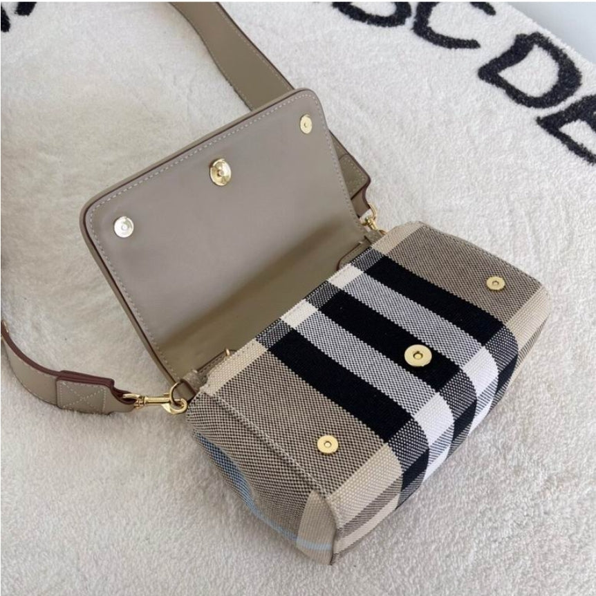 Women's Burberry bag