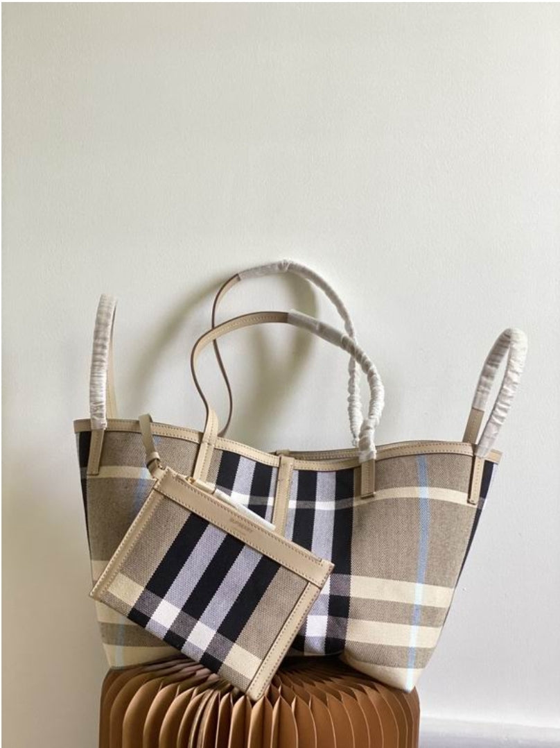 Women's Burberry bag