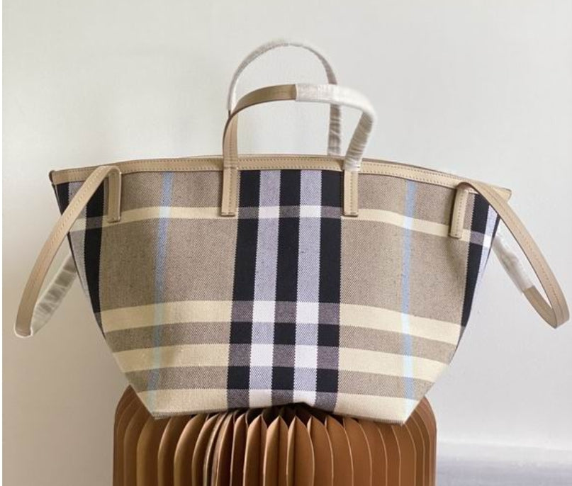 Women's Burberry bag