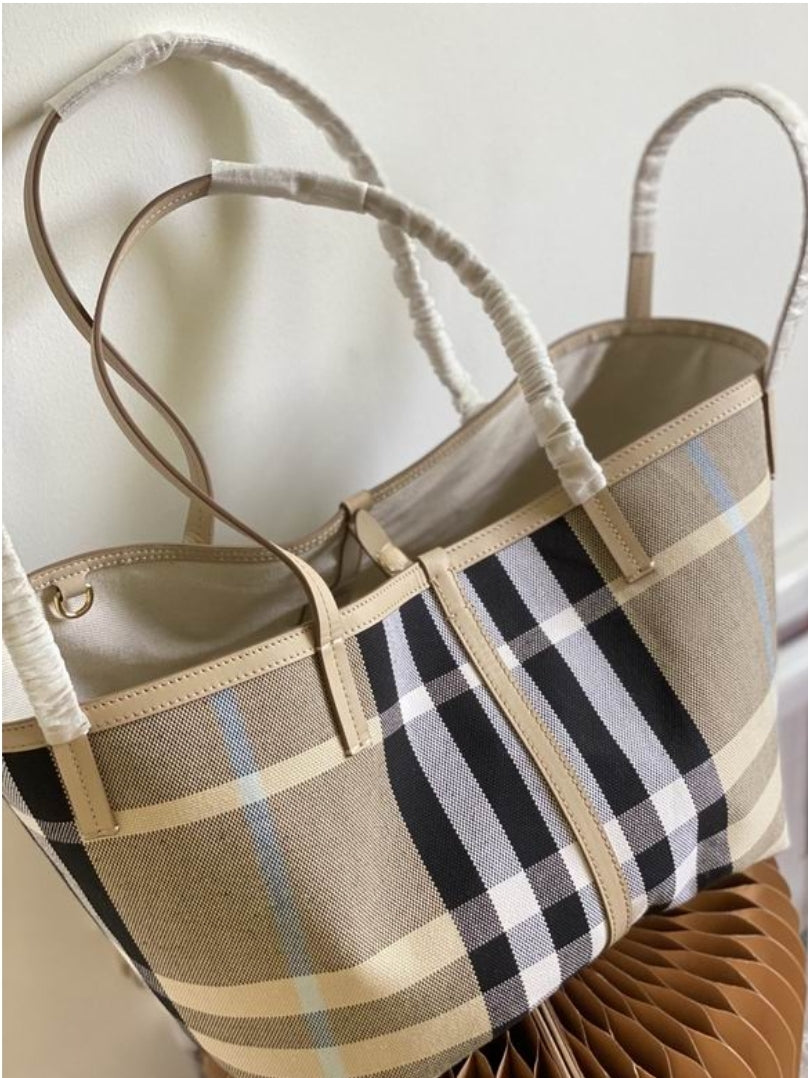 Women's Burberry bag