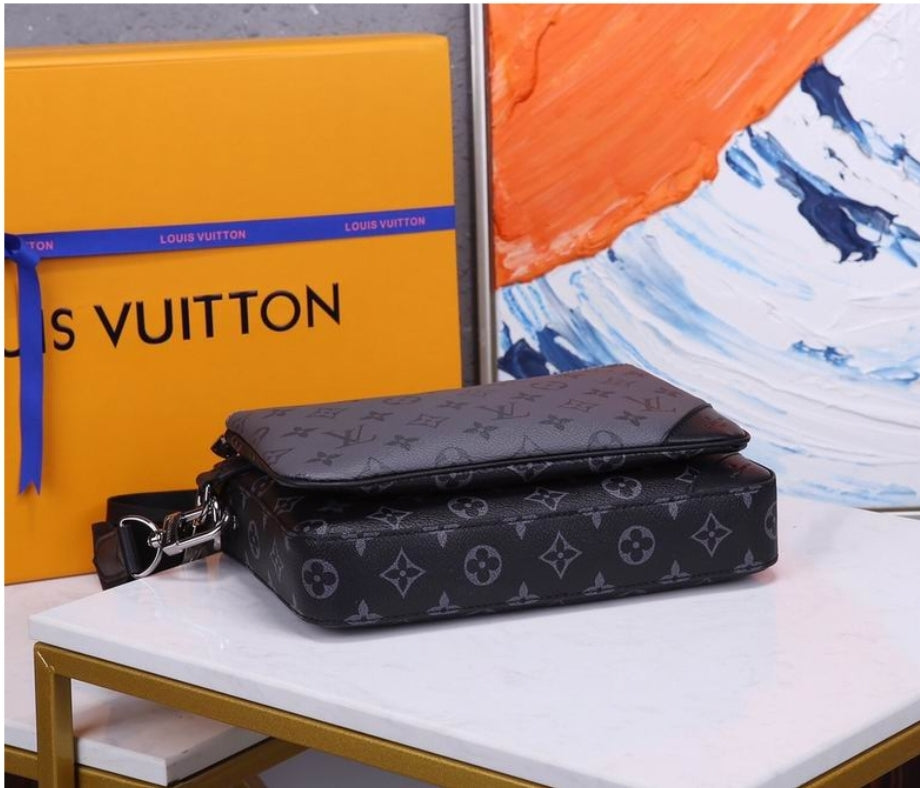 Louis Vuitton Men's Bag