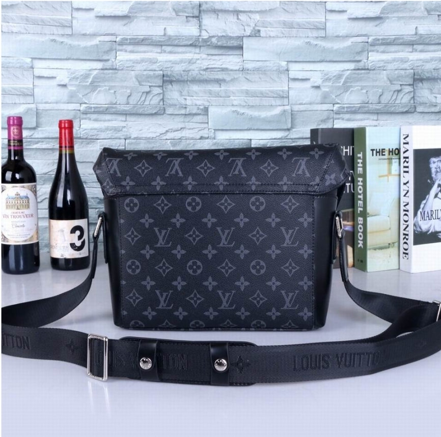 Louis Vuitton Men's Bag
