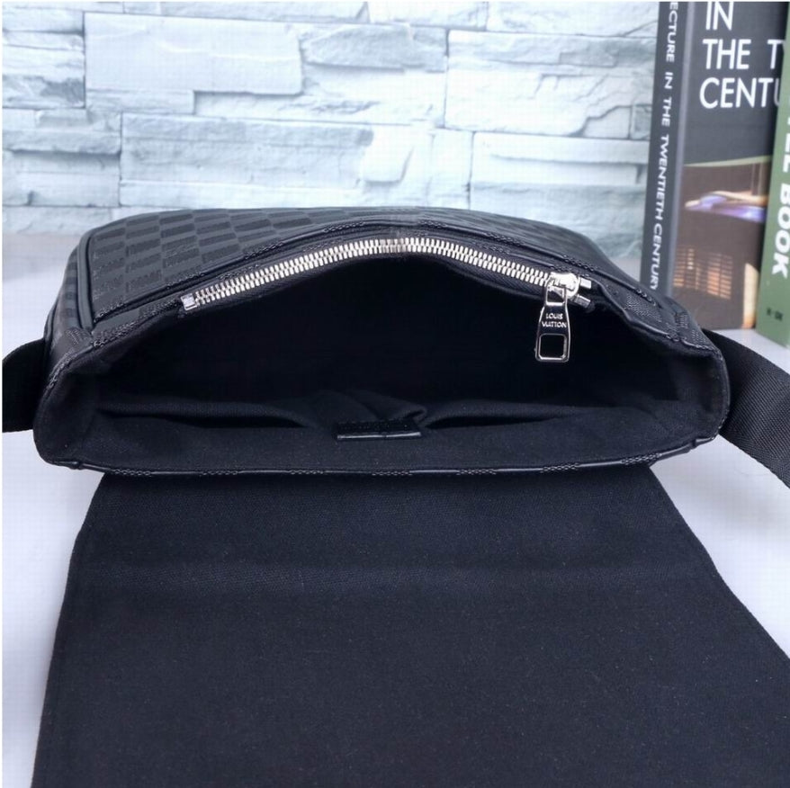 Louis Vuitton Men's Bag